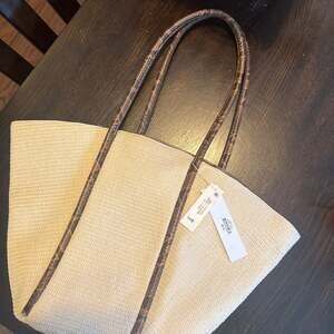 Malibu Skye Straw Basket Bucket Tote Handbag